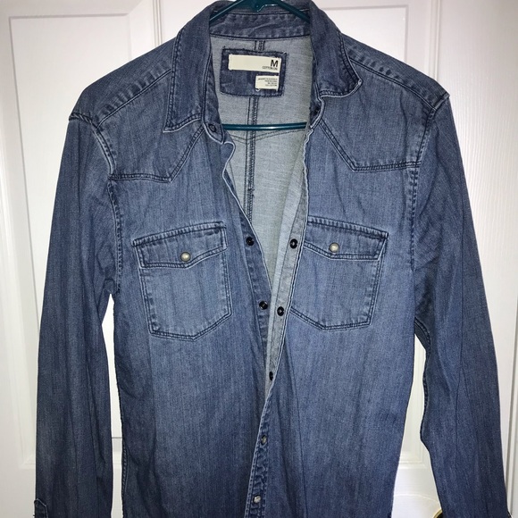 Medium blue tint denim button up - Picture 2 of 6